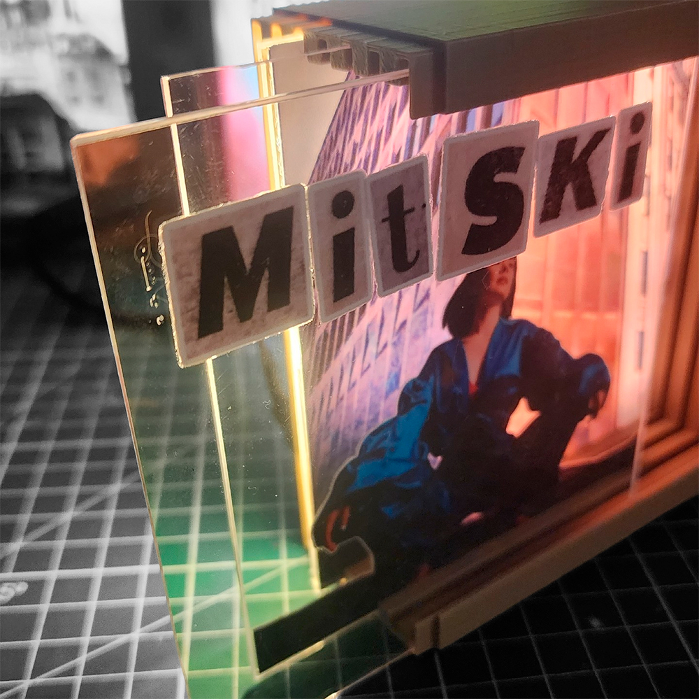 Mitski Caja Luminica 1