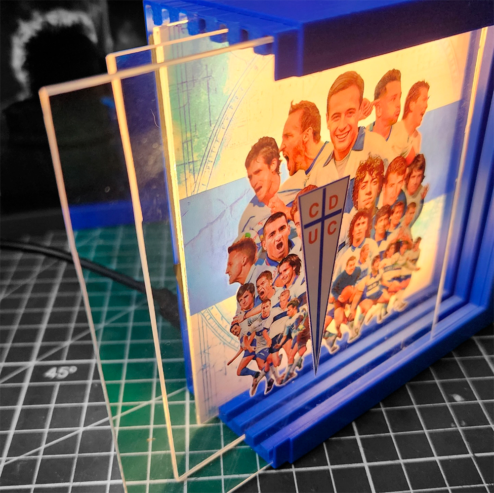 Universidad Catolica Caja Luminica 1