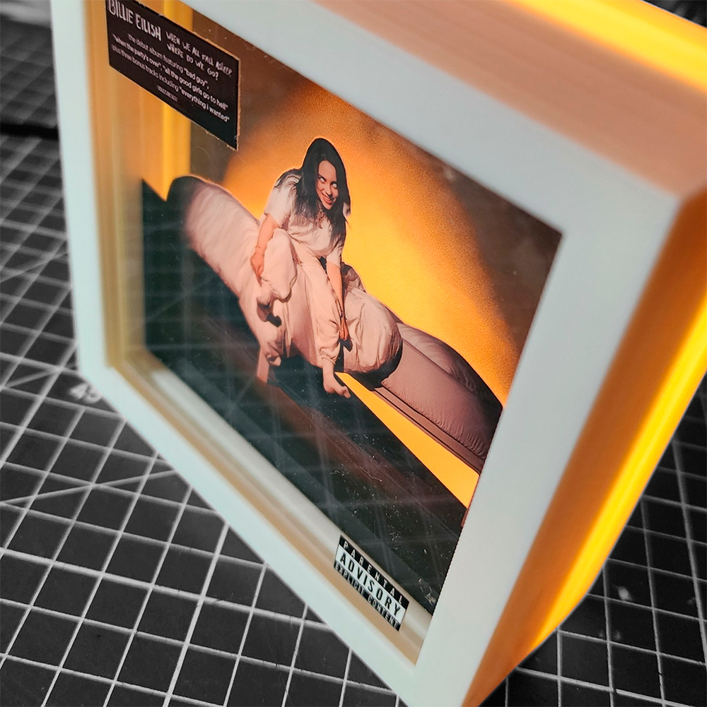 Billie Eilish Caja Luminica 2