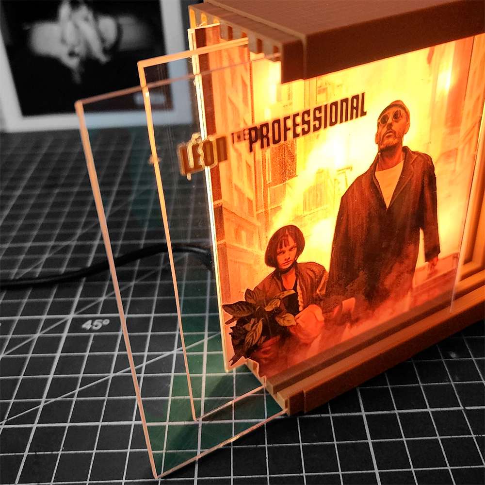 Leon The Professional Caja Luminica 1