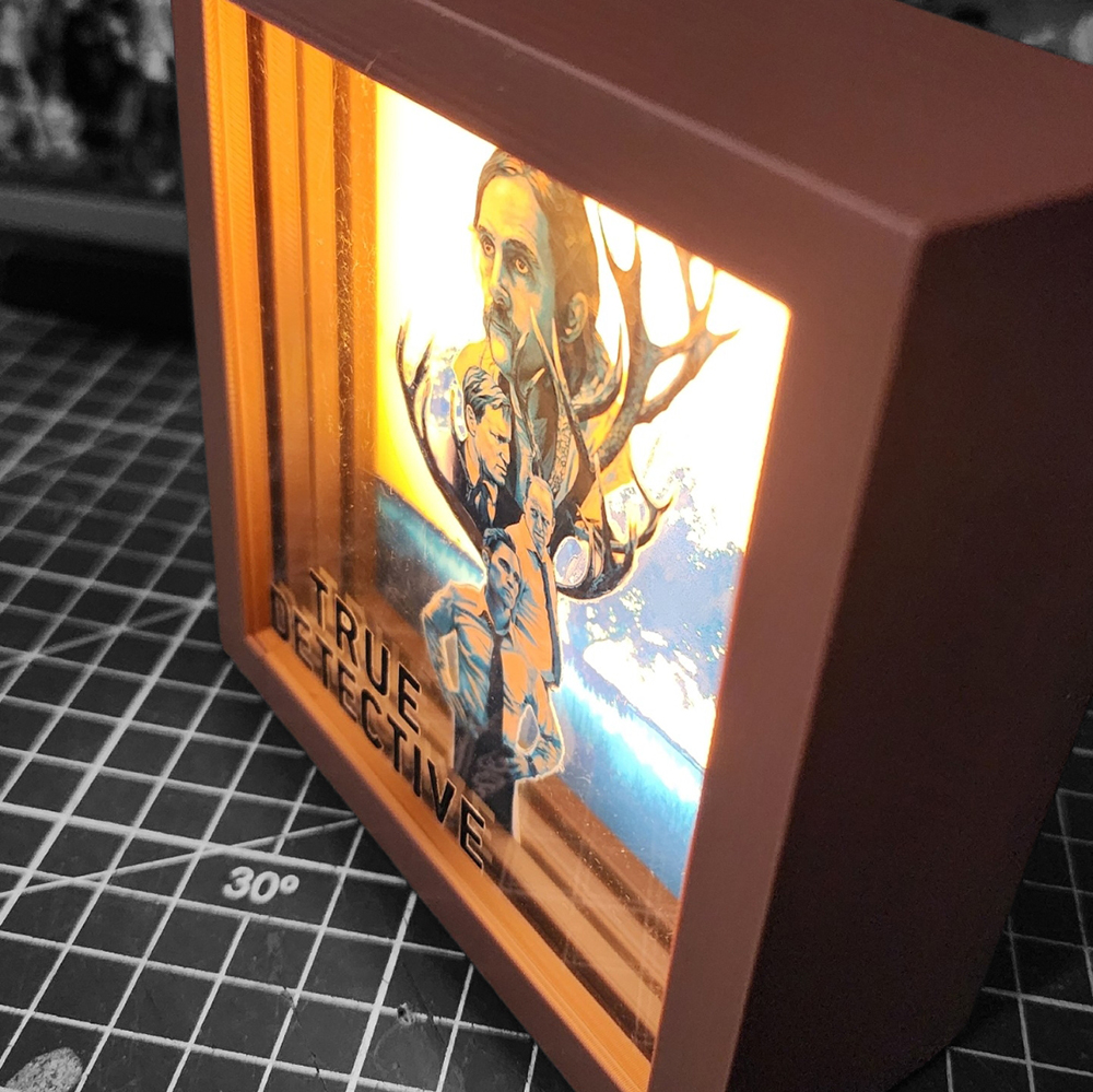 True Detective Caja Luminica 1
