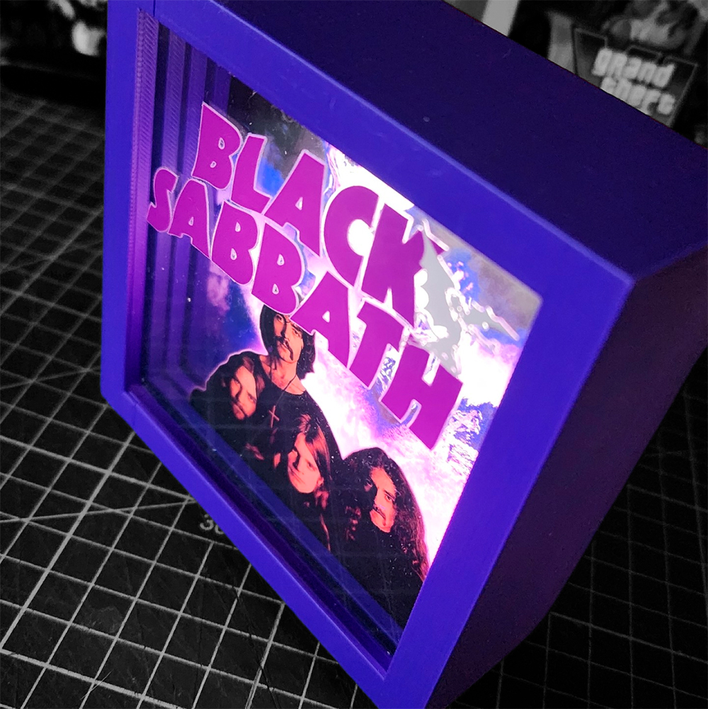 Black Sabbath Caja Luminica 2