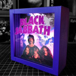 caja luminica escritorio black sabbath