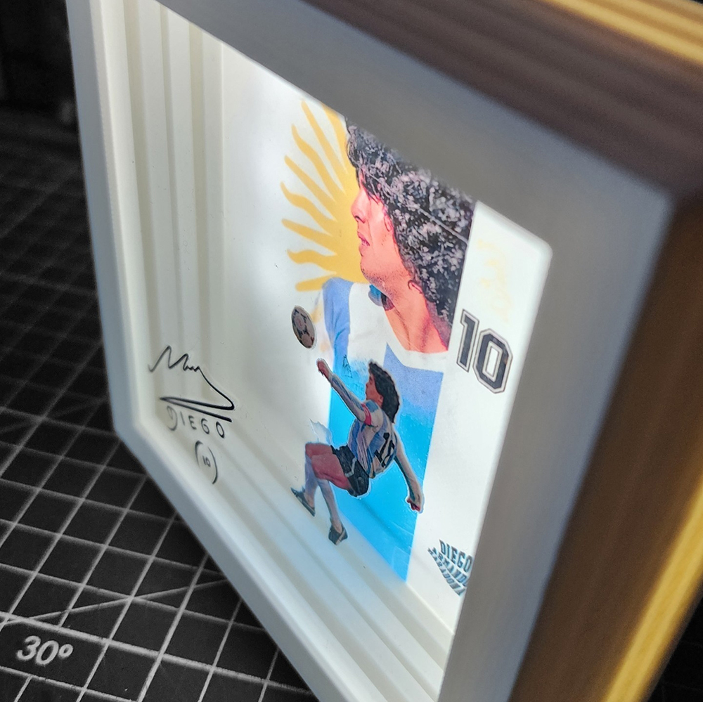 Maradona Caja Luminica 2