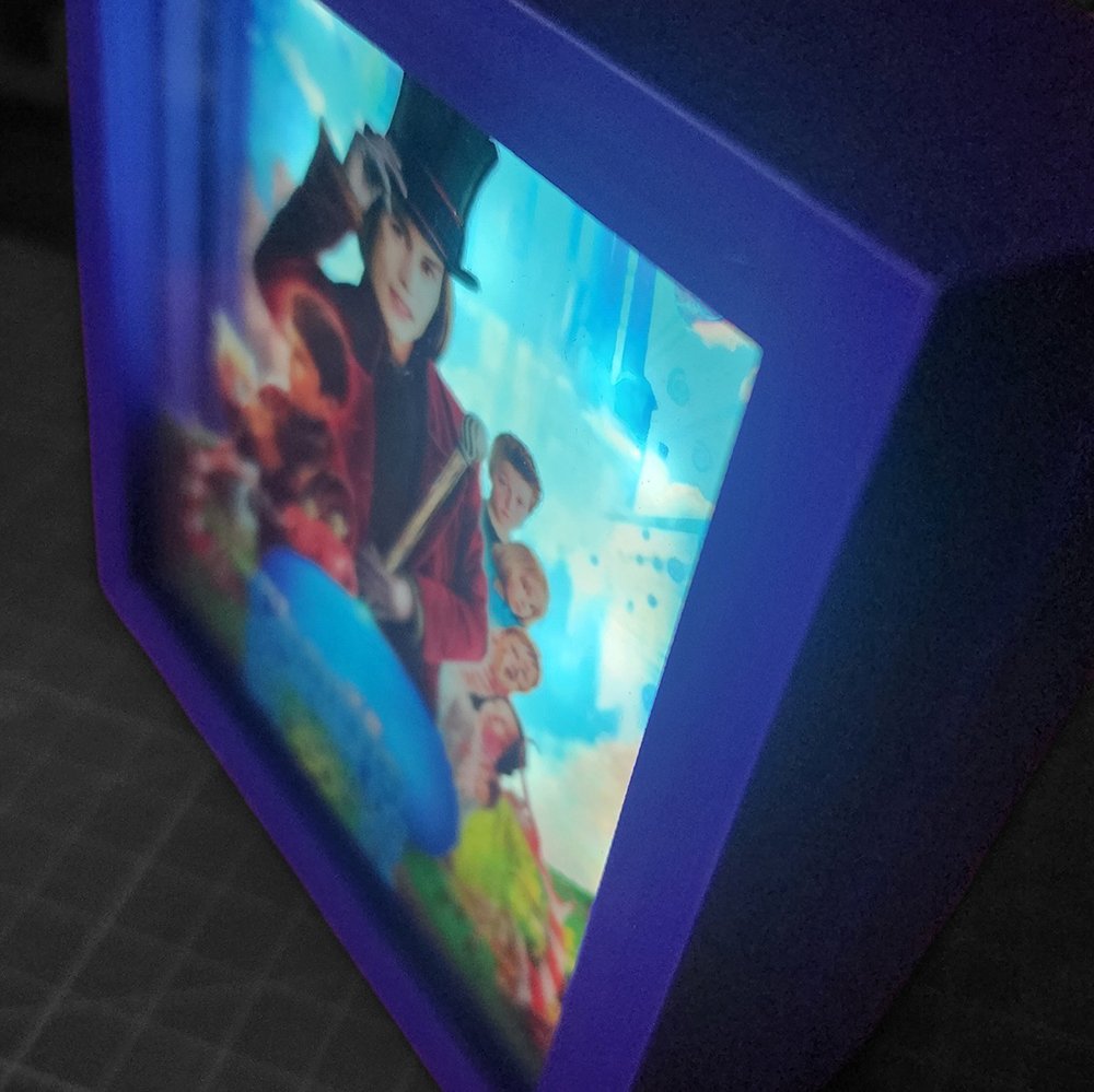 Charlie Caja Luminica 1